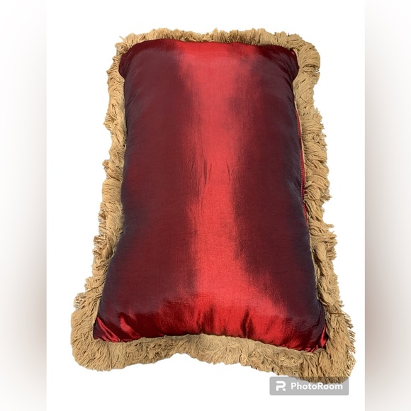 Sherry Kline silk accent pillow. - Picture 3 of 4